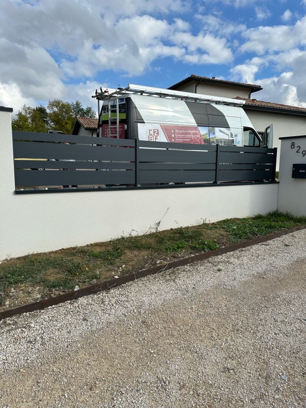 Pose de clôture sur mesure harmonisée avec portail PVC ou alu à Colomiers en Haute-Garonne