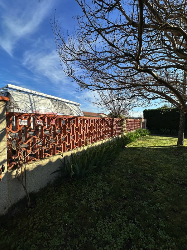 Ancienne clôture endommagés enlevé par C2BF Fermeture à Colomiers 31